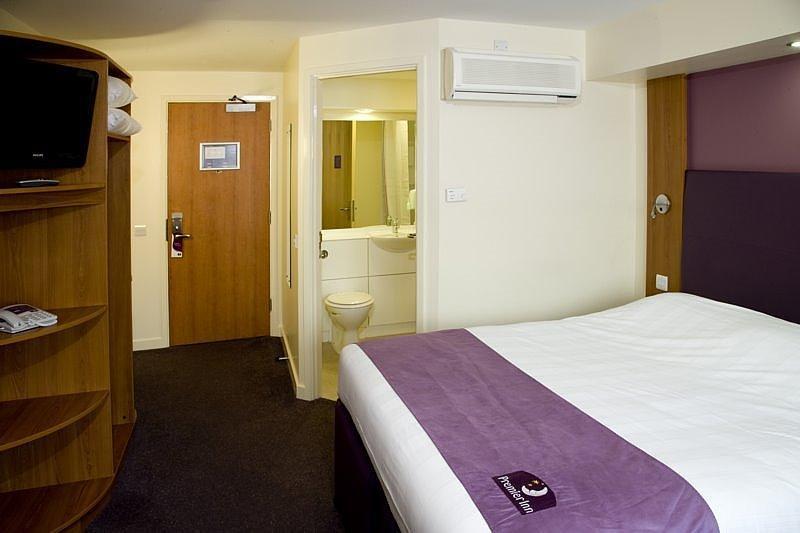 Premier Inn Bournemouth Central 객실 사진